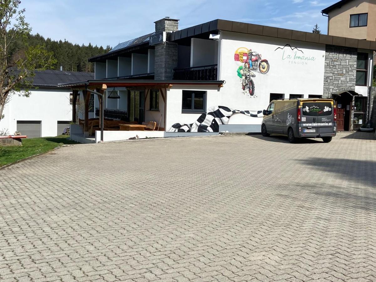 La Irmania Pension Ledenitzen Екстер'єр фото